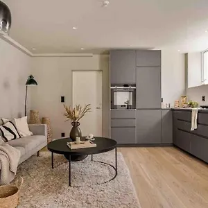 Modern New Townhouse City Centre Apartment